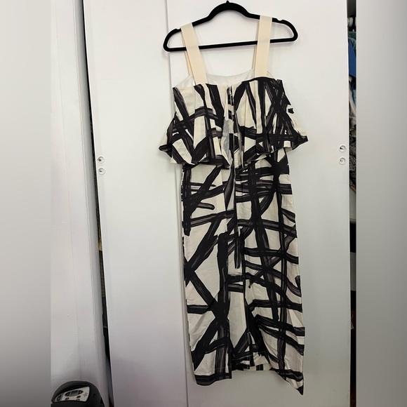 WHIT Umbrella dress, size 6 - Picture 4 of 8